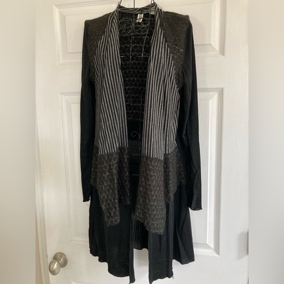 BJE very Cute cardigan. Size Small - Picture 1 of 4